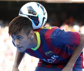 九游游戏app官方下载 -总决赛最新形势：菲尼克斯太阳高居榜首，曼联强势追赶，冠军归属成迷