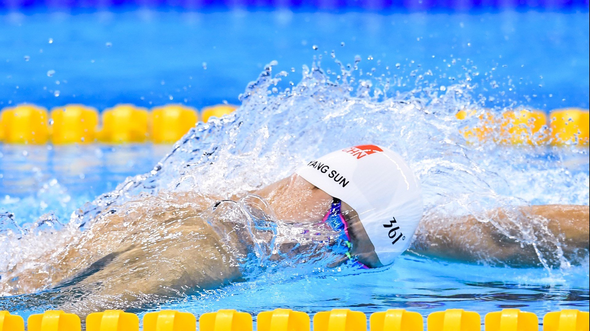 足球最新战报！西班牙队迎战德国队，战术博弈精彩纷呈，教练斗智斗勇